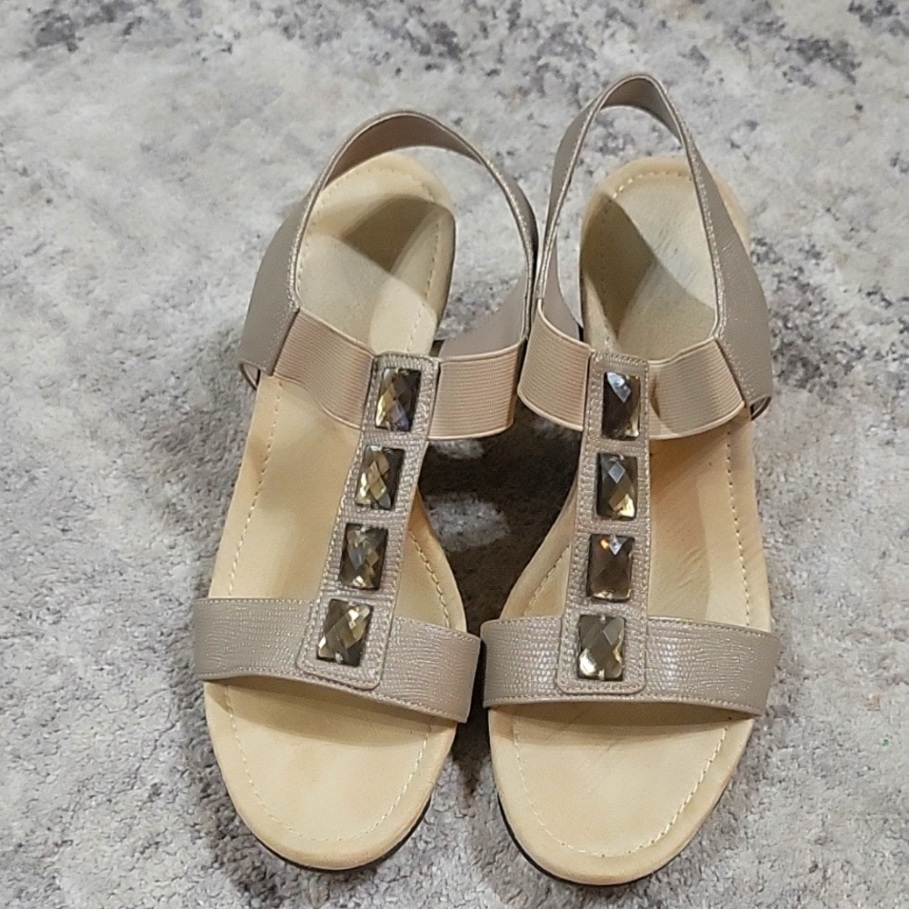 Womens shoes